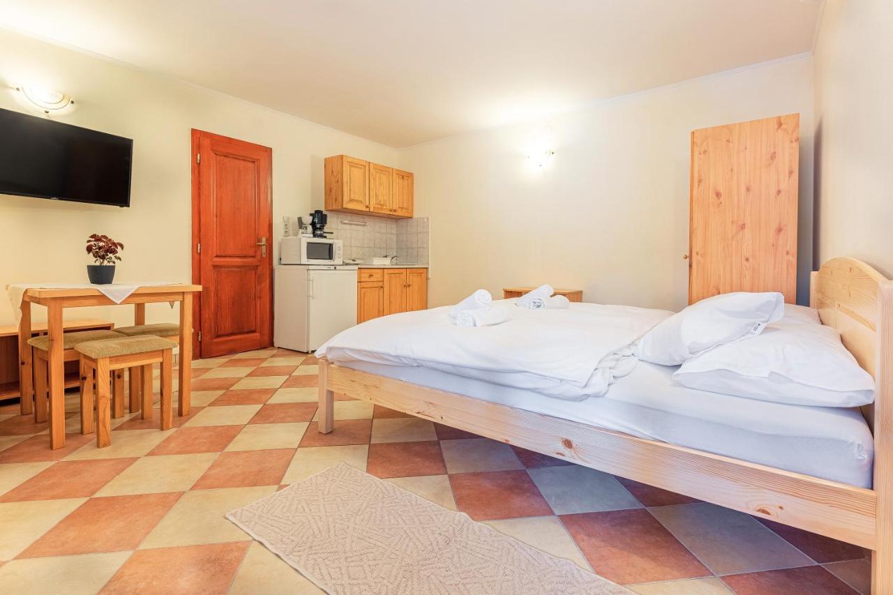 Varazsko Apartman غيولا المظهر الخارجي الصورة